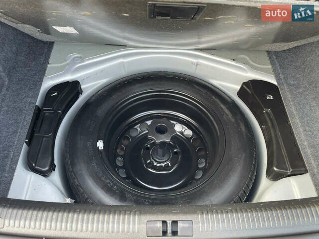 Сірий Ауді А4, об'ємом двигуна 1.6 л та пробігом 207 тис. км за 5999 $, фото 109 на Automoto.ua