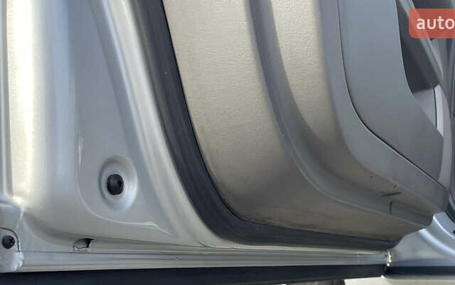 Сірий Ауді А4, об'ємом двигуна 1.6 л та пробігом 207 тис. км за 5999 $, фото 114 на Automoto.ua