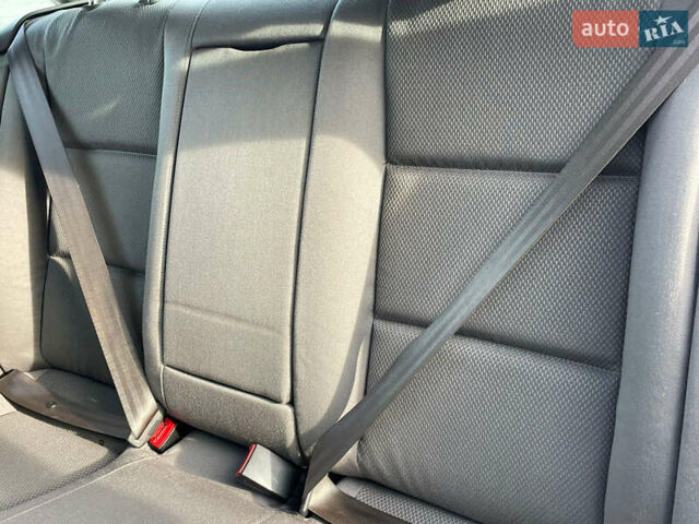 Сірий Ауді А4, об'ємом двигуна 1.6 л та пробігом 207 тис. км за 5999 $, фото 123 на Automoto.ua