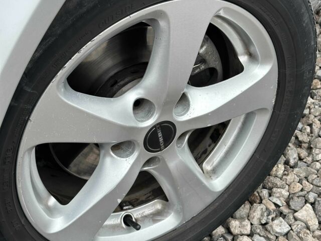 Сірий Ауді А4, об'ємом двигуна 2 л та пробігом 220 тис. км за 5350 $, фото 1 на Automoto.ua