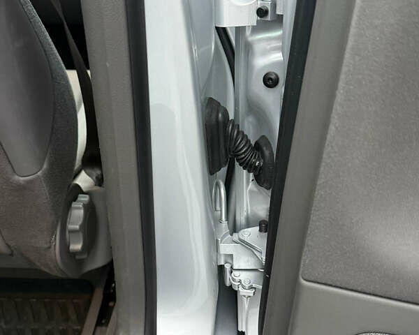 Серый Ауди А4, объемом двигателя 1.6 л и пробегом 207 тыс. км за 5999 $, фото 22 на Automoto.ua