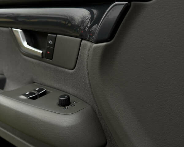 Серый Ауди А4, объемом двигателя 1.8 л и пробегом 230 тыс. км за 5850 $, фото 21 на Automoto.ua