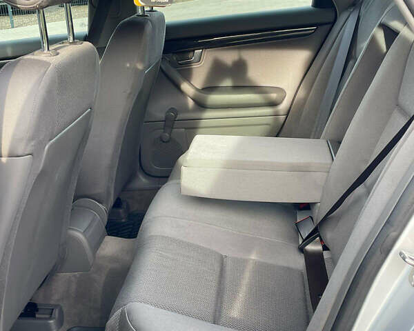 Сірий Ауді А4, об'ємом двигуна 1.6 л та пробігом 207 тис. км за 5999 $, фото 129 на Automoto.ua