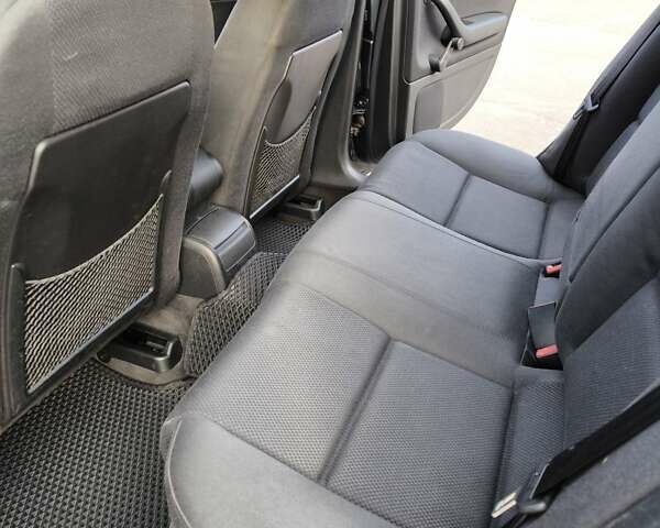 Сірий Ауді А4, об'ємом двигуна 2 л та пробігом 251 тис. км за 4800 $, фото 7 на Automoto.ua