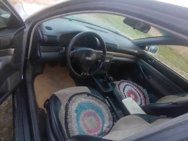 Ауді А4 2003 у Любешів на Automoto.ua Сірий Ауді А4, об'ємом двигуна 2.5 л та пробігом 350 тис. км за 1073 $, фото 4 на Automoto.ua