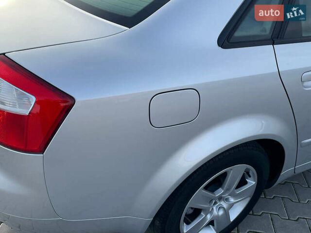 Сірий Ауді А4, об'ємом двигуна 1.6 л та пробігом 207 тис. км за 5999 $, фото 73 на Automoto.ua