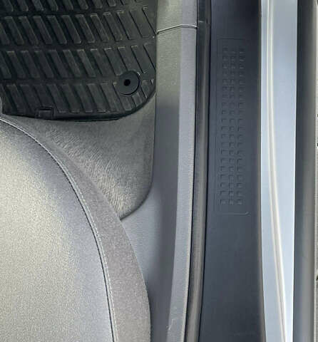 Серый Ауди А4, объемом двигателя 1.6 л и пробегом 207 тыс. км за 5999 $, фото 138 на Automoto.ua