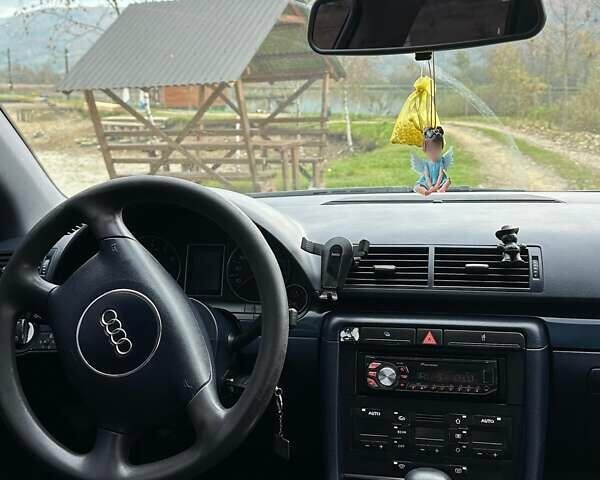 Ауди А4 2003 в Хусте на Automoto.ua Серый Ауди А4, объемом двигателя 2 л и пробегом 226 тыс. км за 5000 $, фото 6 на Automoto.ua