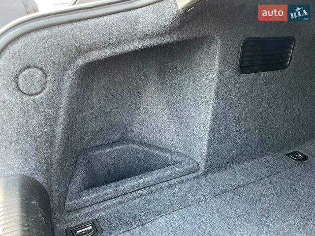 Сірий Ауді А4, об'ємом двигуна 1.6 л та пробігом 207 тис. км за 5999 $, фото 130 на Automoto.ua