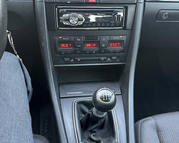 Серый Ауди А4, объемом двигателя 2 л и пробегом 233 тыс. км за 4850 $, фото 6 на Automoto.ua