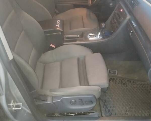 Серый Ауди А4, объемом двигателя 2.5 л и пробегом 333 тыс. км за 5500 $, фото 4 на Automoto.ua