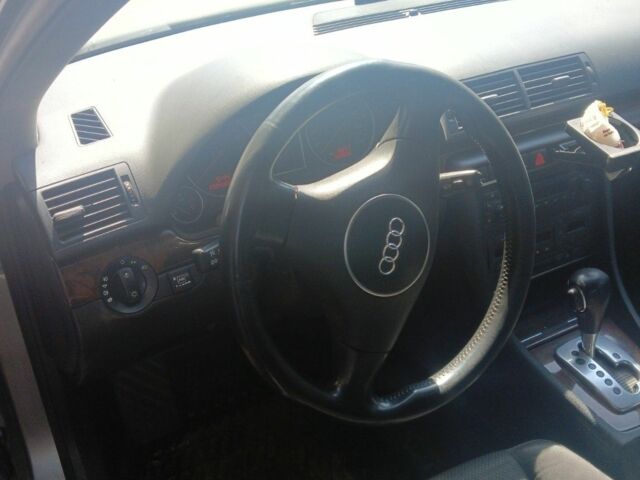 Серый Ауди А4, объемом двигателя 1.8 л и пробегом 420 тыс. км за 5400 $, фото 3 на Automoto.ua