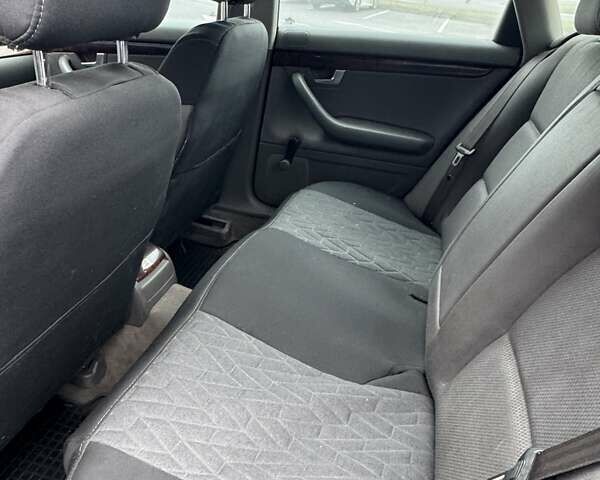 Серый Ауди А4, объемом двигателя 1.78 л и пробегом 250 тыс. км за 3900 $, фото 1 на Automoto.ua