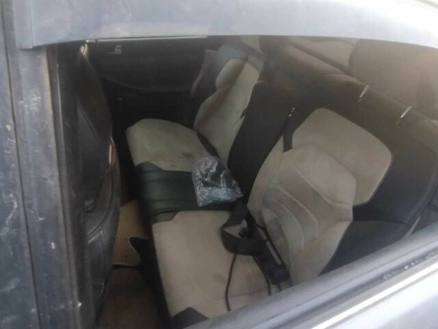 Ауді А4 2003 у Любешів на Automoto.ua Сірий Ауді А4, об'ємом двигуна 2.5 л та пробігом 350 тис. км за 1073 $, фото 5 на Automoto.ua