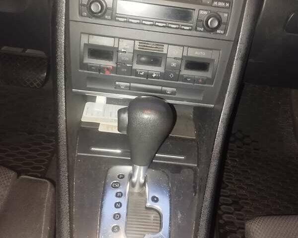 Серый Ауди А4, объемом двигателя 2.5 л и пробегом 333 тыс. км за 5500 $, фото 5 на Automoto.ua