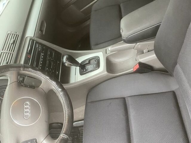 Серый Ауди А4, объемом двигателя 1.8 л и пробегом 298 тыс. км за 4200 $, фото 8 на Automoto.ua