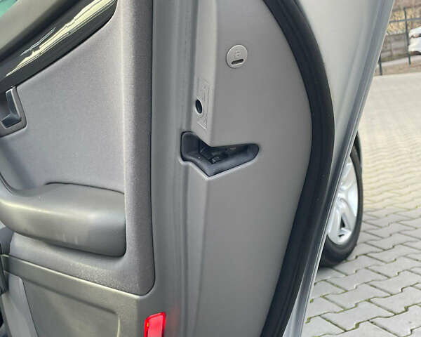 Серый Ауди А4, объемом двигателя 1.6 л и пробегом 207 тыс. км за 5999 $, фото 143 на Automoto.ua