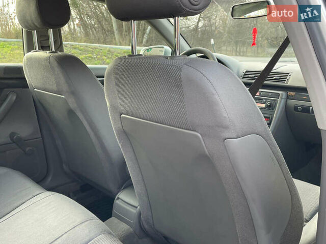 Сірий Ауді А4, об'ємом двигуна 1.6 л та пробігом 207 тис. км за 5999 $, фото 101 на Automoto.ua