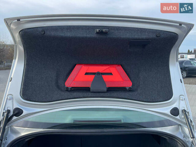 Серый Ауди А4, объемом двигателя 1.6 л и пробегом 207 тыс. км за 5999 $, фото 159 на Automoto.ua