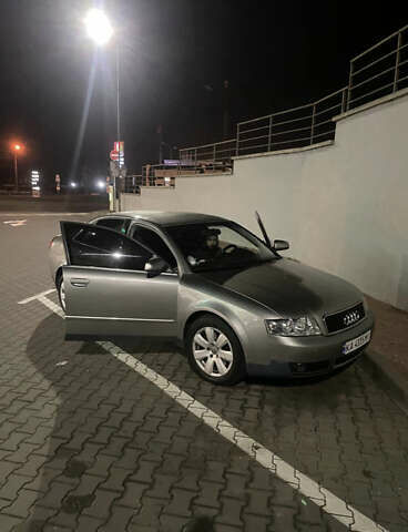 Сірий Ауді А4, об'ємом двигуна 1.8 л та пробігом 380 тис. км за 5700 $, фото 4 на Automoto.ua