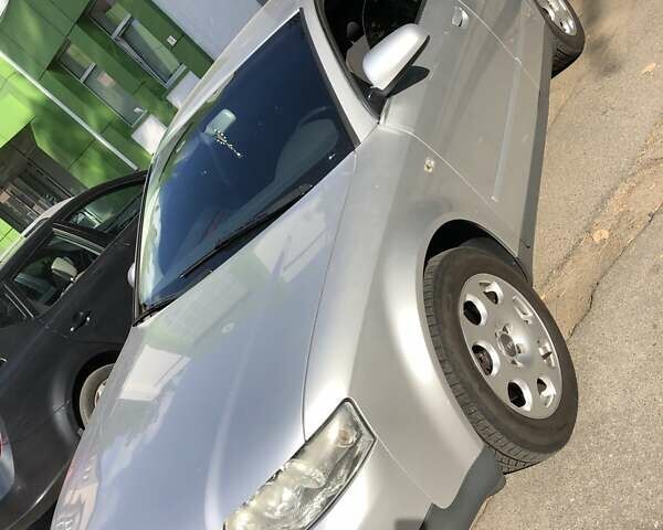 Серый Ауди А4, объемом двигателя 2 л и пробегом 152 тыс. км за 5200 $, фото 1 на Automoto.ua