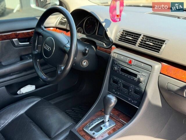 Сірий Ауді А4, об'ємом двигуна 1.8 л та пробігом 252 тис. км за 4999 $, фото 10 на Automoto.ua