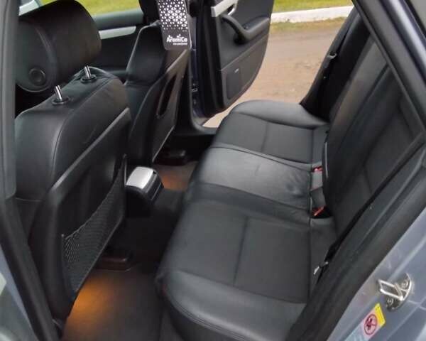 Серый Ауди А4, объемом двигателя 2 л и пробегом 250 тыс. км за 7400 $, фото 8 на Automoto.ua