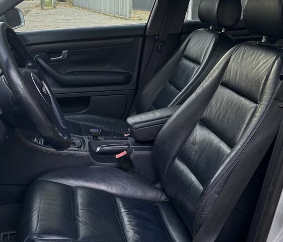 Серый Ауди А4, объемом двигателя 2.5 л и пробегом 300 тыс. км за 2800 $, фото 12 на Automoto.ua