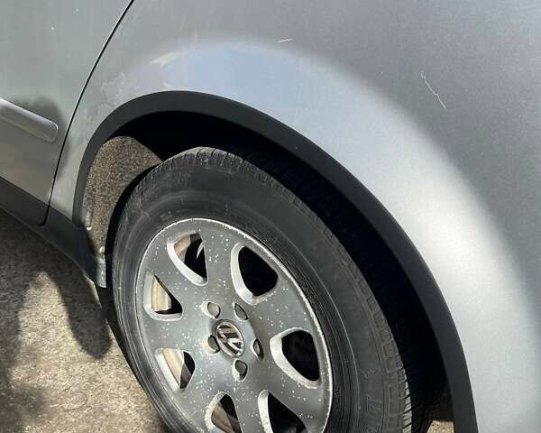Ауді А4 2004 у Івано-Франківську на Automoto.ua Сірий Ауді А4, об'ємом двигуна 1.9 л та пробігом 284 тис. км за 5550 $, фото 5 на Automoto.ua