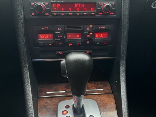 Сірий Ауді А4, об'ємом двигуна 2 л та пробігом 275 тис. км за 5800 $, фото 4 на Automoto.ua