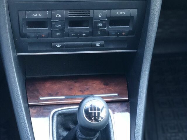 Серый Ауди А4, объемом двигателя 2.5 л и пробегом 3 тыс. км за 5549 $, фото 3 на Automoto.ua