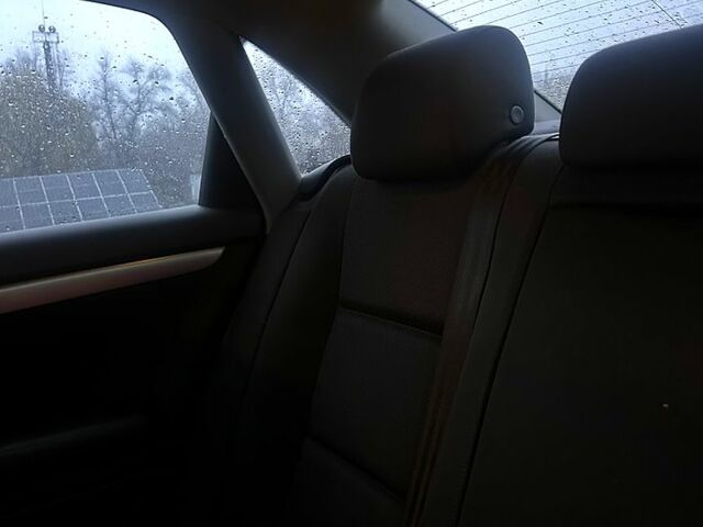 Сірий Ауді А4, об'ємом двигуна 1.8 л та пробігом 220 тис. км за 3900 $, фото 2 на Automoto.ua