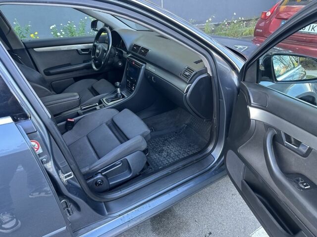 Серый Ауди А4, объемом двигателя 2.5 л и пробегом 300 тыс. км за 2650 $, фото 8 на Automoto.ua