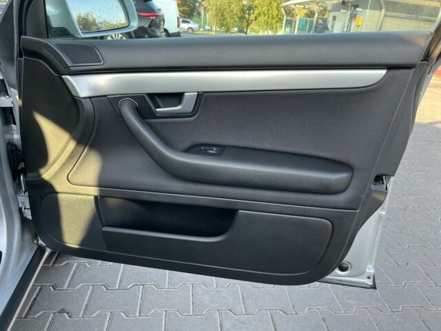 Сірий Ауді А4, об'ємом двигуна 1.6 л та пробігом 253 тис. км за 5999 $, фото 13 на Automoto.ua