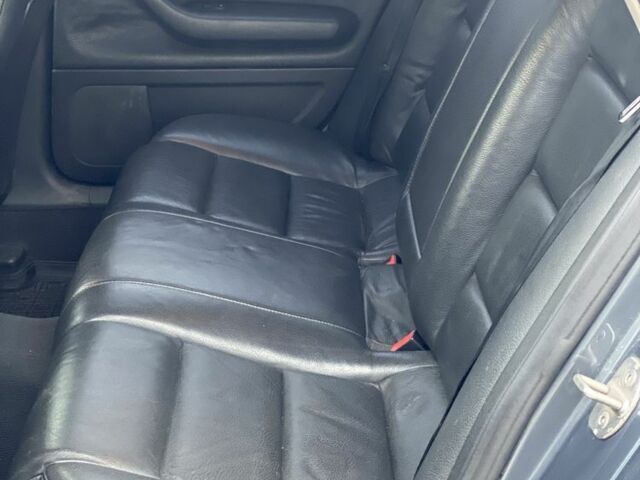 Серый Ауди А4, объемом двигателя 1.8 л и пробегом 230 тыс. км за 4200 $, фото 10 на Automoto.ua