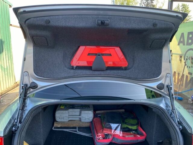 Ауді А4 2004 у Дніпро (Дніпропетровську) на Automoto.ua Сірий Ауді А4, об'ємом двигуна 2 л та пробігом 160 тис. км за 7000 $, фото 15 на Automoto.ua