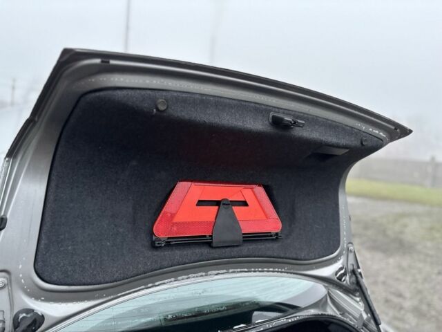 Серый Ауди А4, объемом двигателя 1.9 л и пробегом 337 тыс. км за 2499 $, фото 18 на Automoto.ua