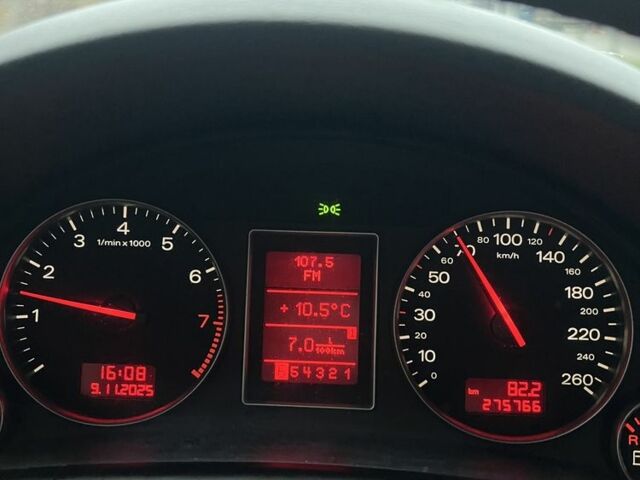 Сірий Ауді А4, об'ємом двигуна 2 л та пробігом 275 тис. км за 5800 $, фото 7 на Automoto.ua