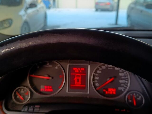 Серый Ауди А4, объемом двигателя 1.9 л и пробегом 320 тыс. км за 6800 $, фото 5 на Automoto.ua