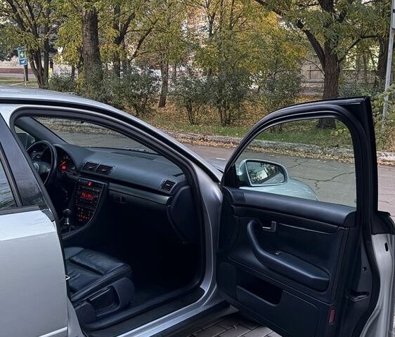 Серый Ауди А4, объемом двигателя 2.5 л и пробегом 300 тыс. км за 2800 $, фото 14 на Automoto.ua