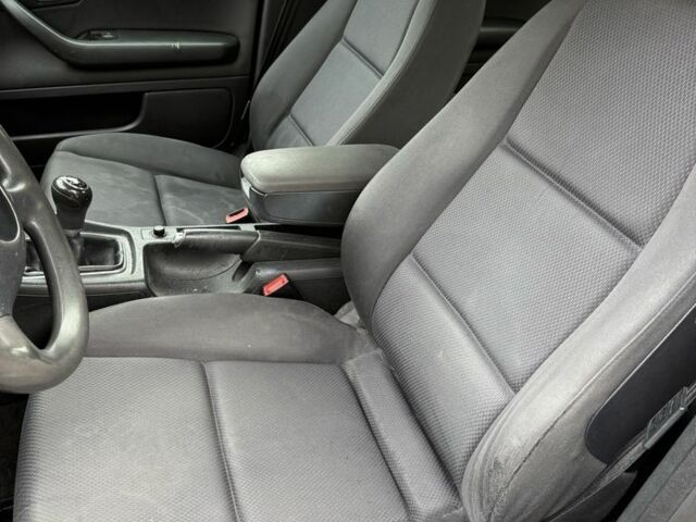 Сірий Ауді А4, об'ємом двигуна 1.9 л та пробігом 360 тис. км за 2600 $, фото 7 на Automoto.ua