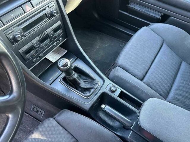 Ауди А4 2004 в Харькове на Automoto.ua Серый Ауди А4, объемом двигателя 1.9 л и пробегом 258 тыс. км за 1300 $, фото 11 на Automoto.ua