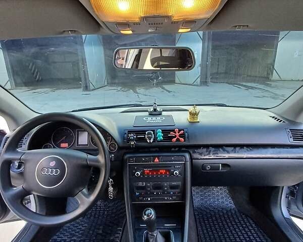 Сірий Ауді А4, об'ємом двигуна 1.6 л та пробігом 170 тис. км за 5266 $, фото 1 на Automoto.ua