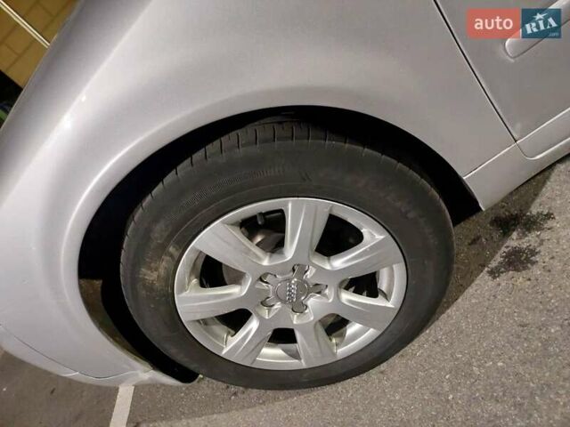 Серый Ауди А4, объемом двигателя 1.9 л и пробегом 460 тыс. км за 5000 $, фото 4 на Automoto.ua