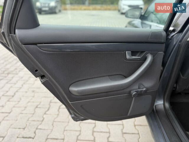 Серый Ауди А4, объемом двигателя 2 л и пробегом 220 тыс. км за 5950 $, фото 15 на Automoto.ua