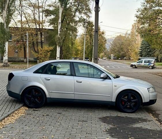 Серый Ауди А4, объемом двигателя 2.5 л и пробегом 300 тыс. км за 2800 $, фото 3 на Automoto.ua