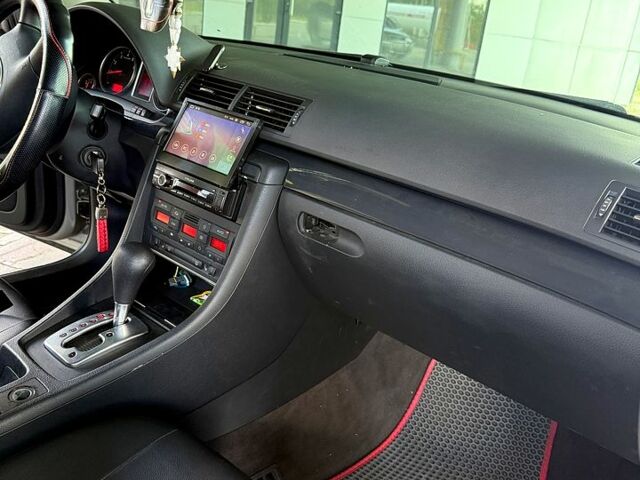 Сірий Ауді А4, об'ємом двигуна 2 л та пробігом 281 тис. км за 6500 $, фото 9 на Automoto.ua