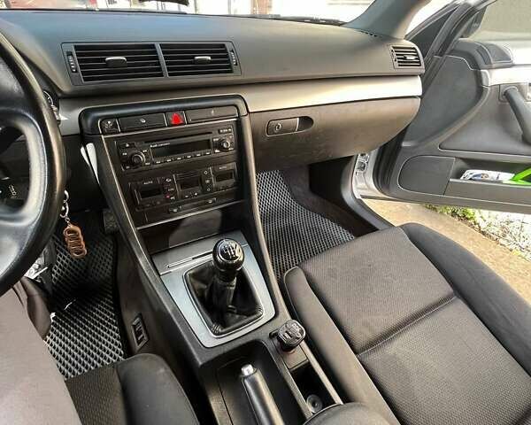 Ауді А4 2004 у Івано-Франківську на Automoto.ua Сірий Ауді А4, об'ємом двигуна 1.9 л та пробігом 284 тис. км за 5550 $, фото 7 на Automoto.ua