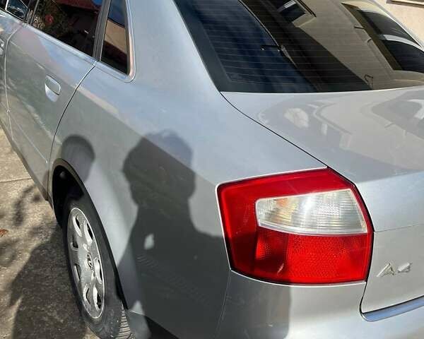 Ауді А4 2004 у Івано-Франківську на Automoto.ua Сірий Ауді А4, об'ємом двигуна 1.9 л та пробігом 284 тис. км за 5550 $, фото 10 на Automoto.ua