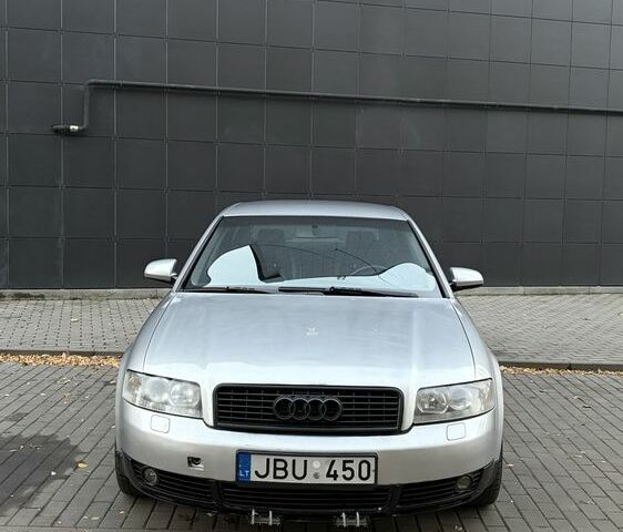 Серый Ауди А4, объемом двигателя 2.5 л и пробегом 300 тыс. км за 2800 $, фото 1 на Automoto.ua